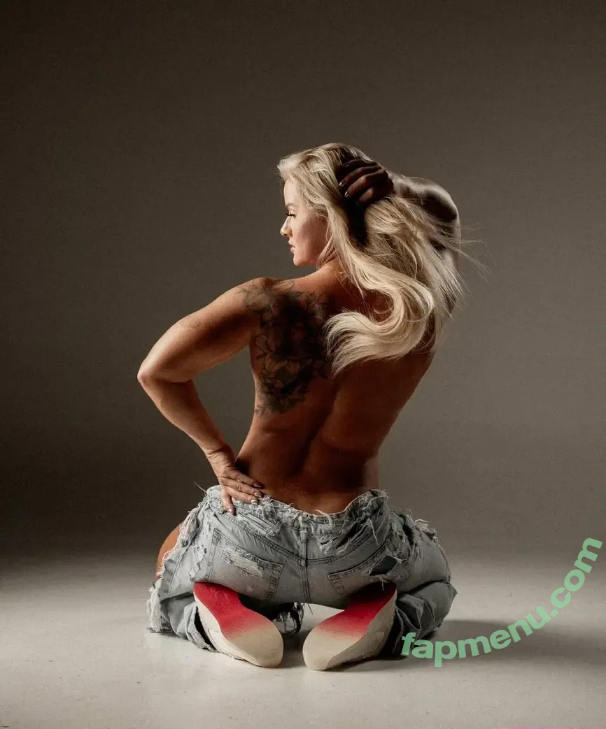 Dani Speegle nude photo #0005 (dellespeegle)