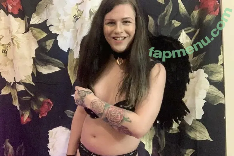 Dani Stevens nude photo #0049 (anerdywhitechick / danistevens)