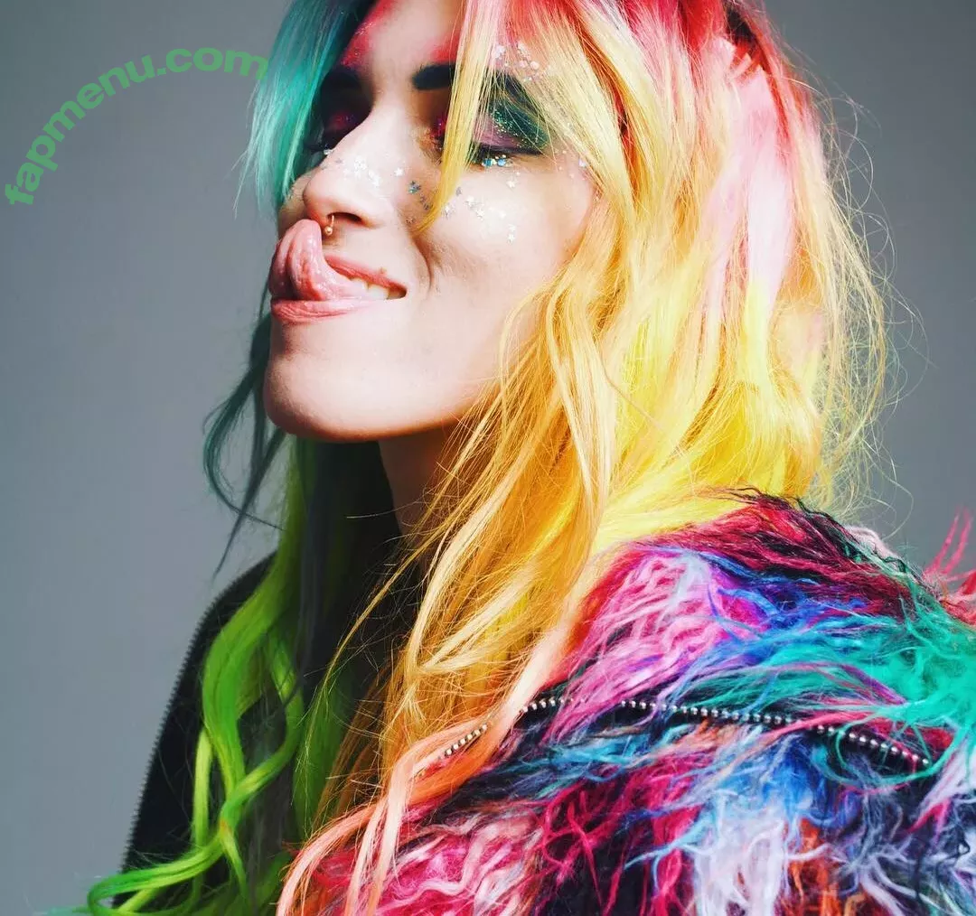 Dani Thorne nude photo #0106 (dani_thorne)