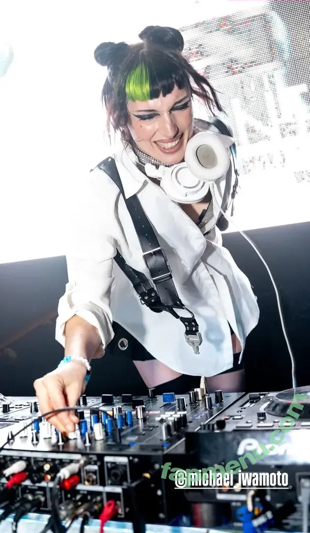 Dani Thorne nude photo #0723 (dani_thorne)