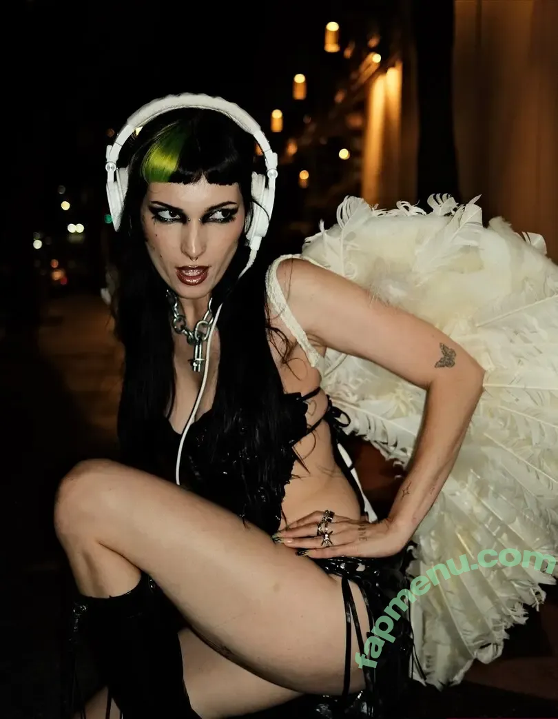 Dani Thorne nude photo #0731 (dani_thorne / kailithorne)