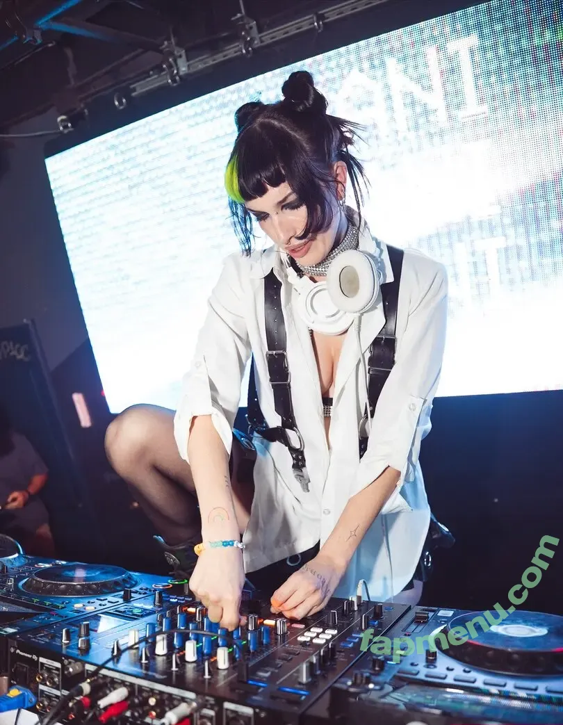 Dani Thorne nude photo #0739 (dani_thorne / kailithorne)