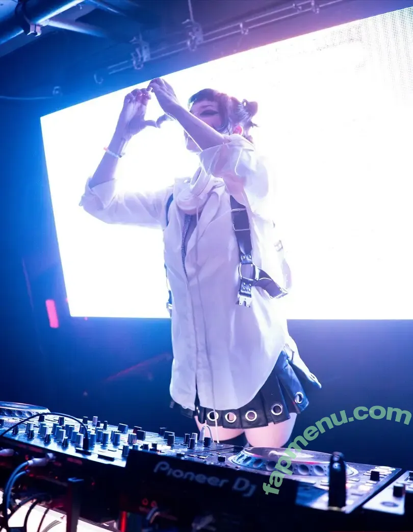 Dani Thorne nude photo #0741 (dani_thorne / kailithorne)