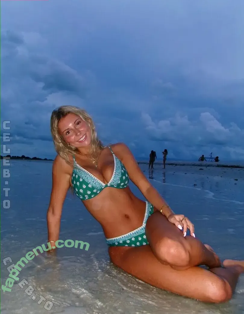 Danica Castle nude photo #0063 (danicacastle)