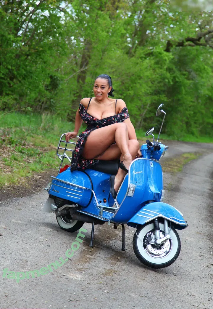 Danica Collins nude photo #1867 (donna.ambrose / justdanica)