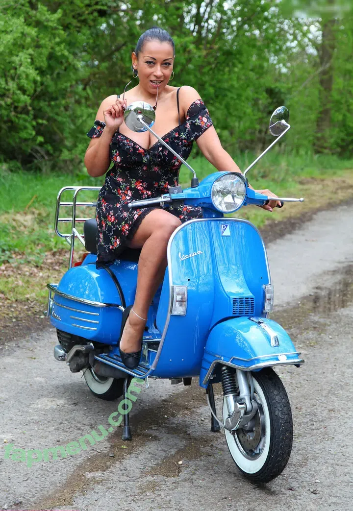 Danica Collins nude photo #1872 (donna.ambrose / justdanica)