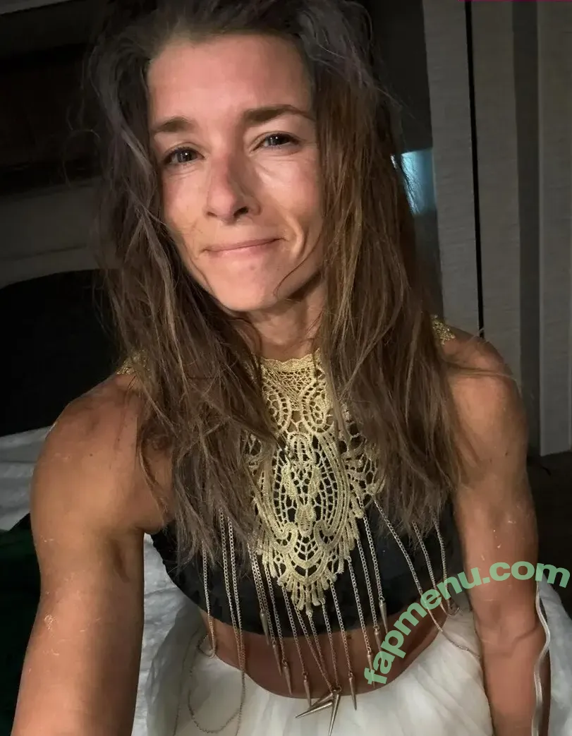 Danica Patrick nude photo #0214 (DanicaPatrick / Professional racing driver)