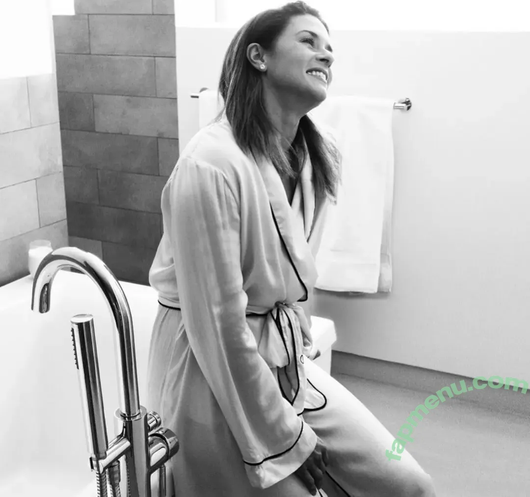 Danica Patrick nude photo #0271 (DanicaPatrick / Professional racing driver)