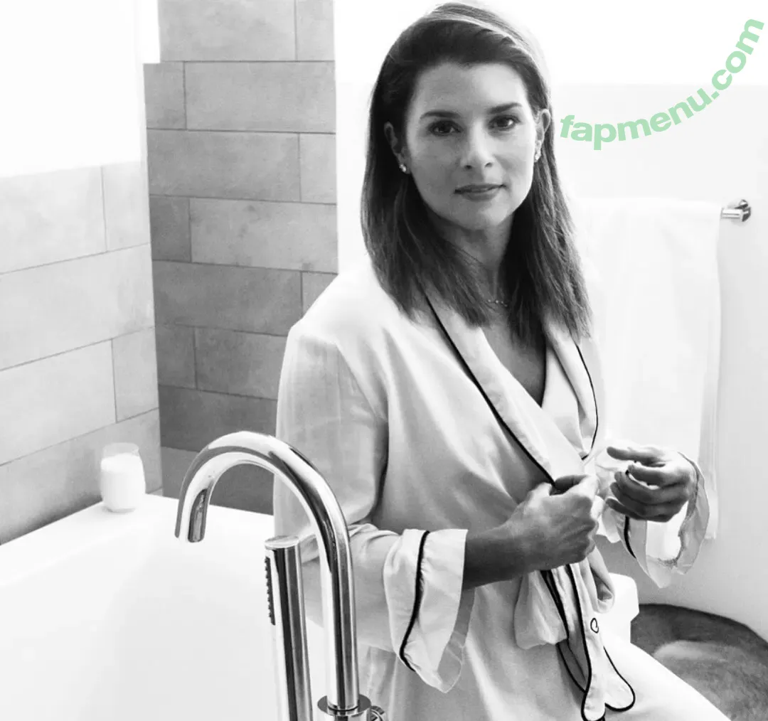 Danica Patrick nude photo #0277 (DanicaPatrick / Professional racing driver)