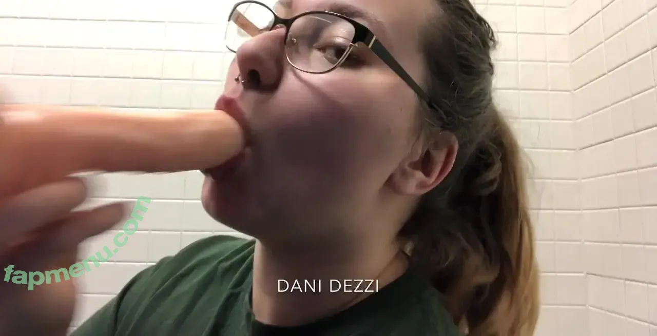danidezzi nude photo #0003 (danidezzi)