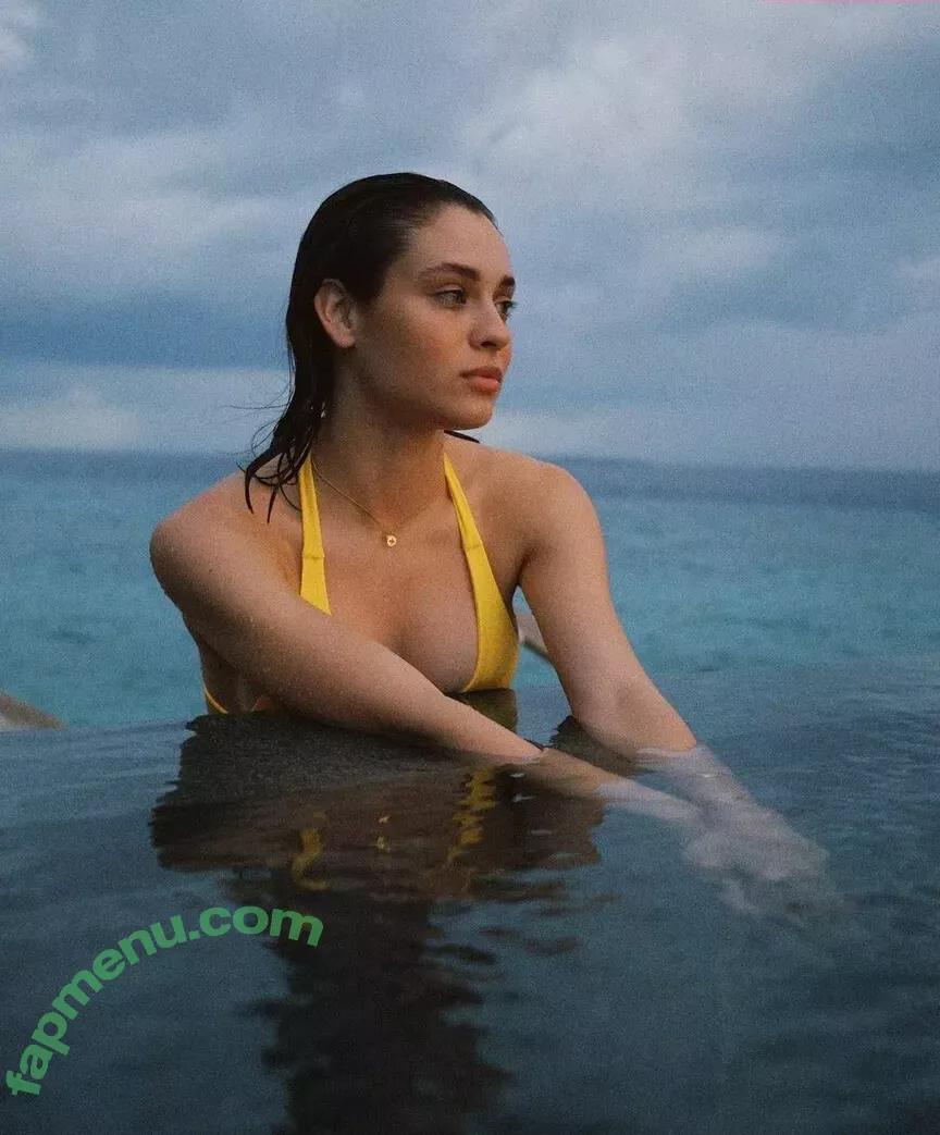 Daniela Melchior nude photo #0094 (danielamelchior / melchiordaniela)