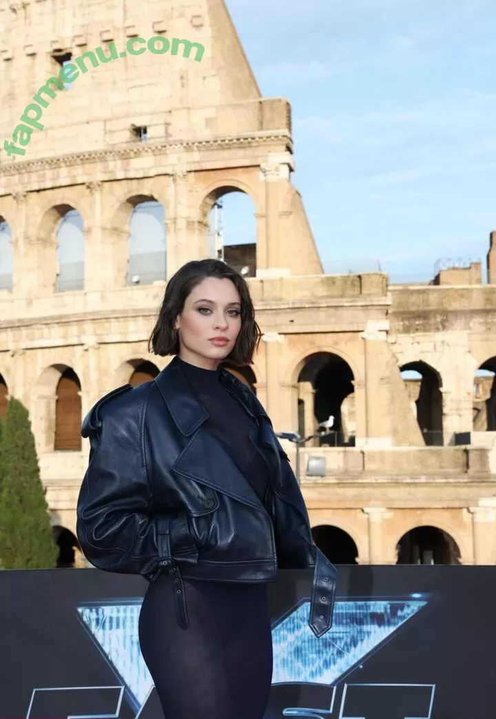 Daniela Melchior nude photo #0132 (danielamelchior / melchiordaniela)