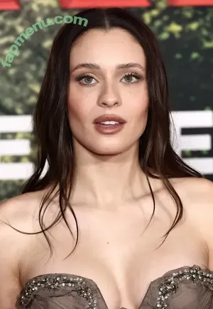 Daniela Melchior / danielamelchior nude photo #1409