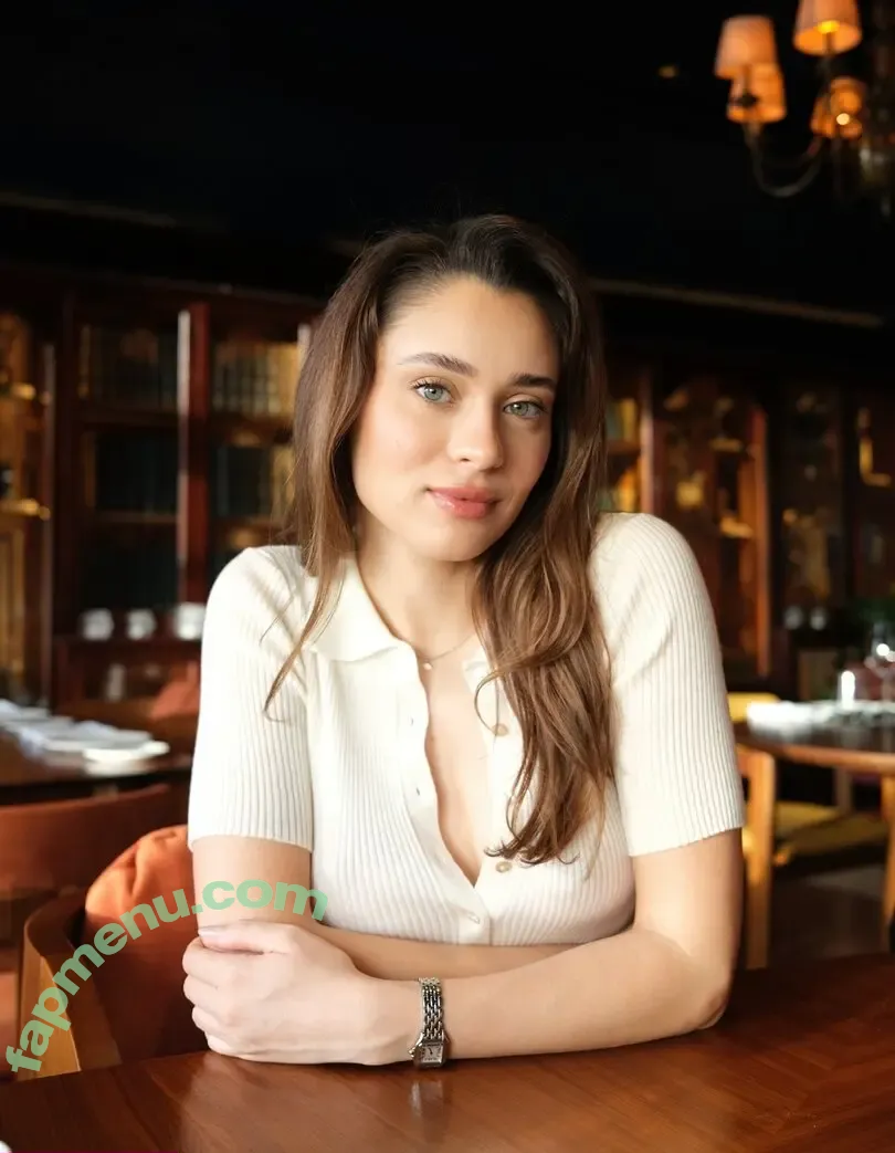 Daniela Melchior nude photo #1350 (danielamelchior)