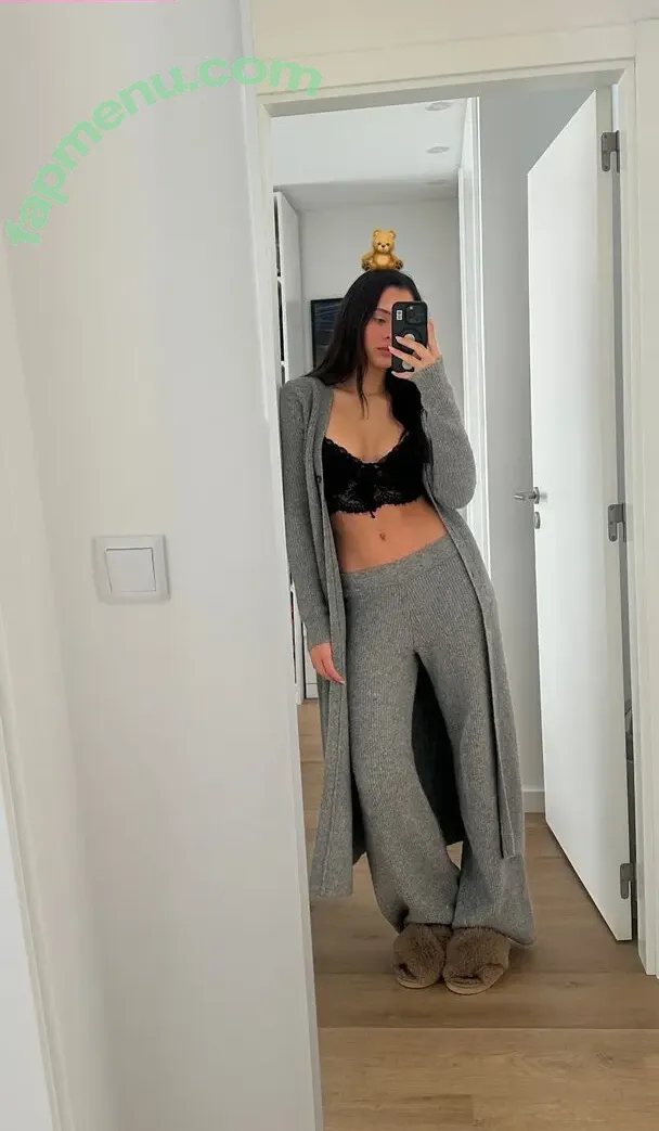 Daniela Melchior nude photo #1368 (danielamelchior / melchiordaniela)