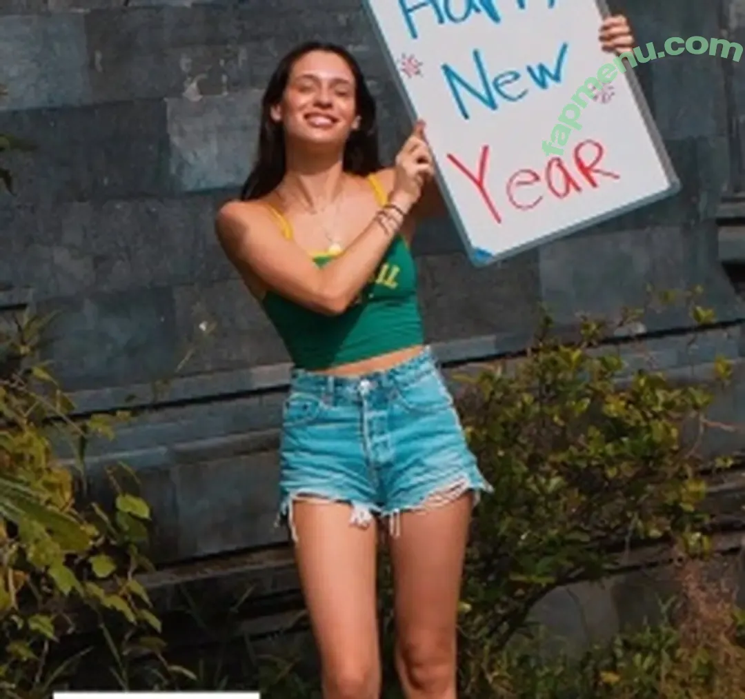 Daniela Melchior nude photo #1459 (danielamelchior / melchiordaniela)