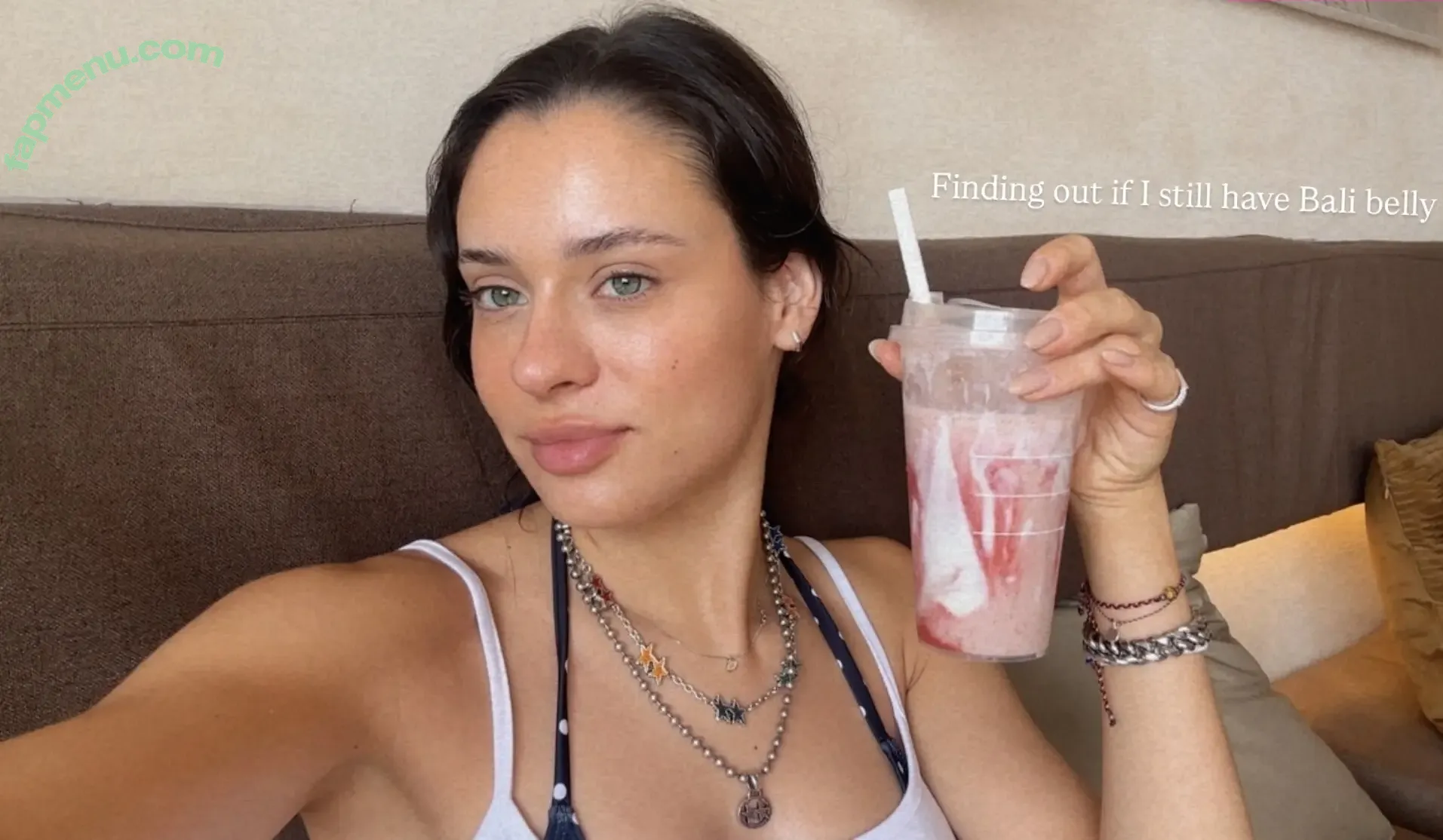 Daniela Melchior nude photo #1466 (danielamelchior / melchiordaniela)