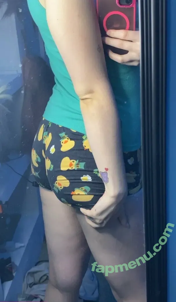 danielle nude photo #0253 (daniellepeazer / dnielle)