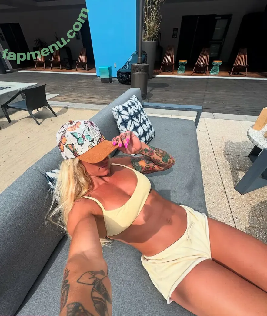 Danielle Brandon nude photo #0144 (daniellebrandon7)