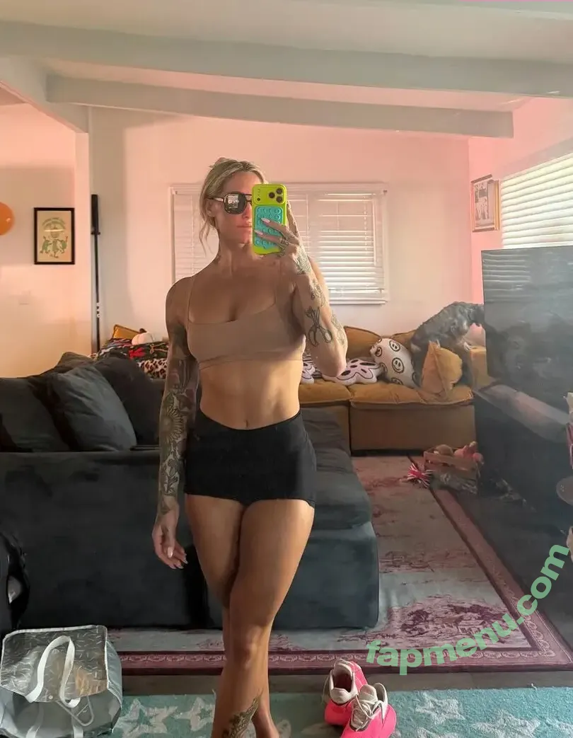 Danielle Brandon nude photo #0168 (daniellebrandon7)