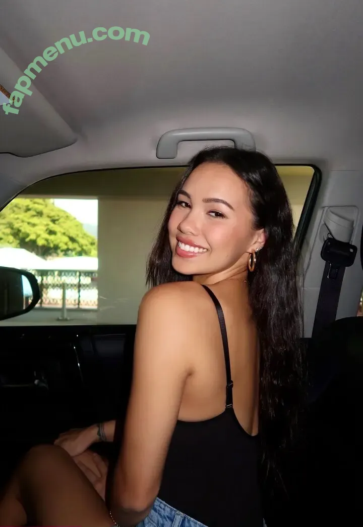 Danielle Bridge nude photo #0010 (danielle.bridgeee / daniellebridgee)