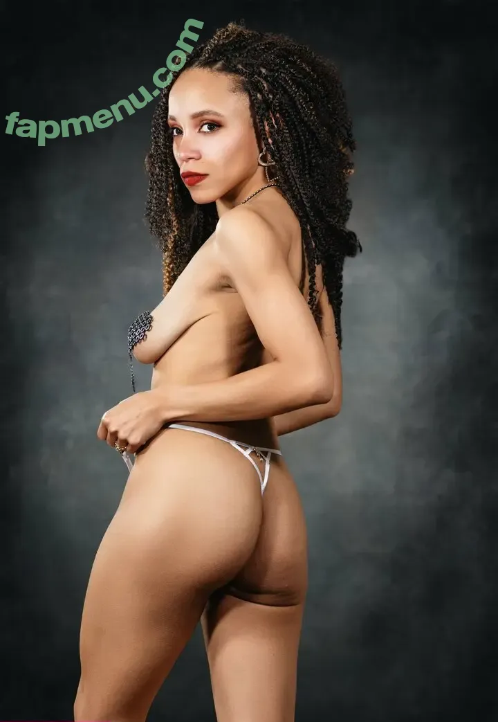 Danielle Chantl'e nude photo #0175 (Danielle Chantle / daniellechantle)