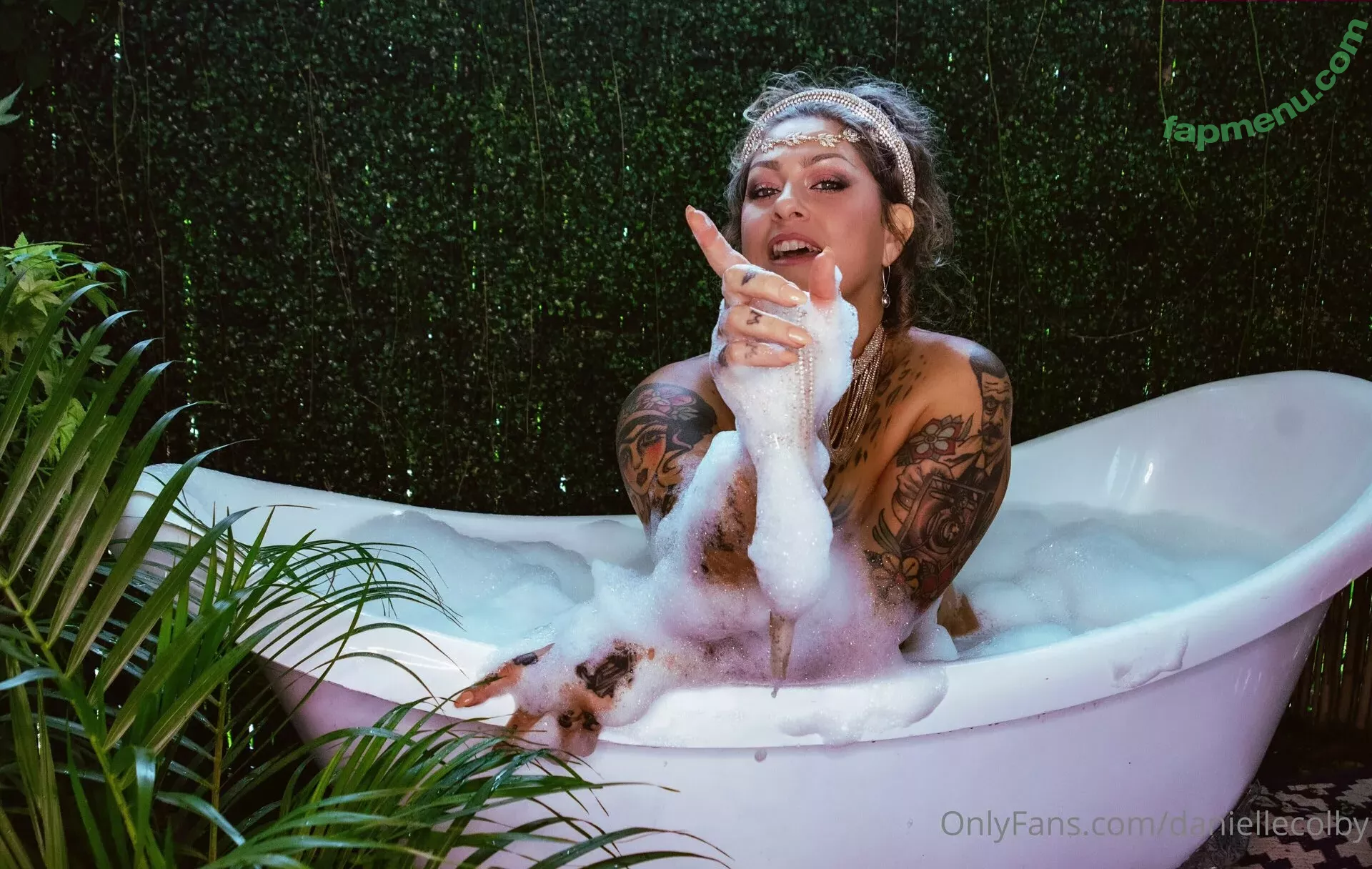 Danielle Colby nude photo #0536 (DanielleColby / daniellecolbyamericanpicker)