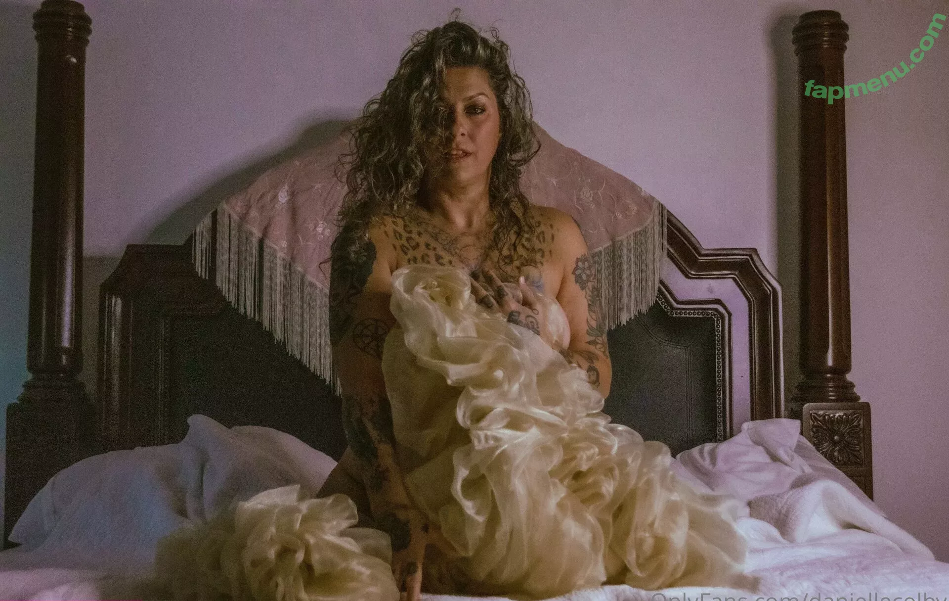 Danielle Colby nude photo #0557 (DanielleColby / daniellecolbyamericanpicker)