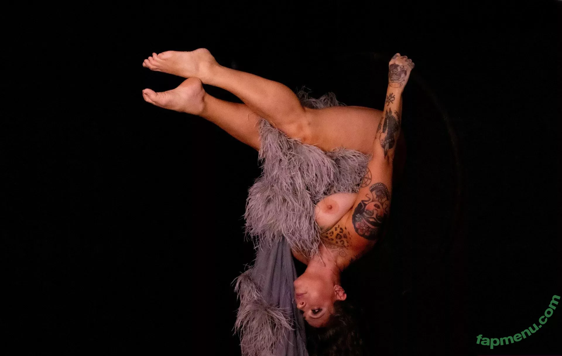 Danielle Colby nude photo #0710 (DanielleColby / daniellecolbyamericanpicker)