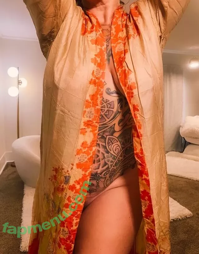 Danielle Colby nude photo #0908 (DanielleColby / daniellecolbyamericanpicker)
