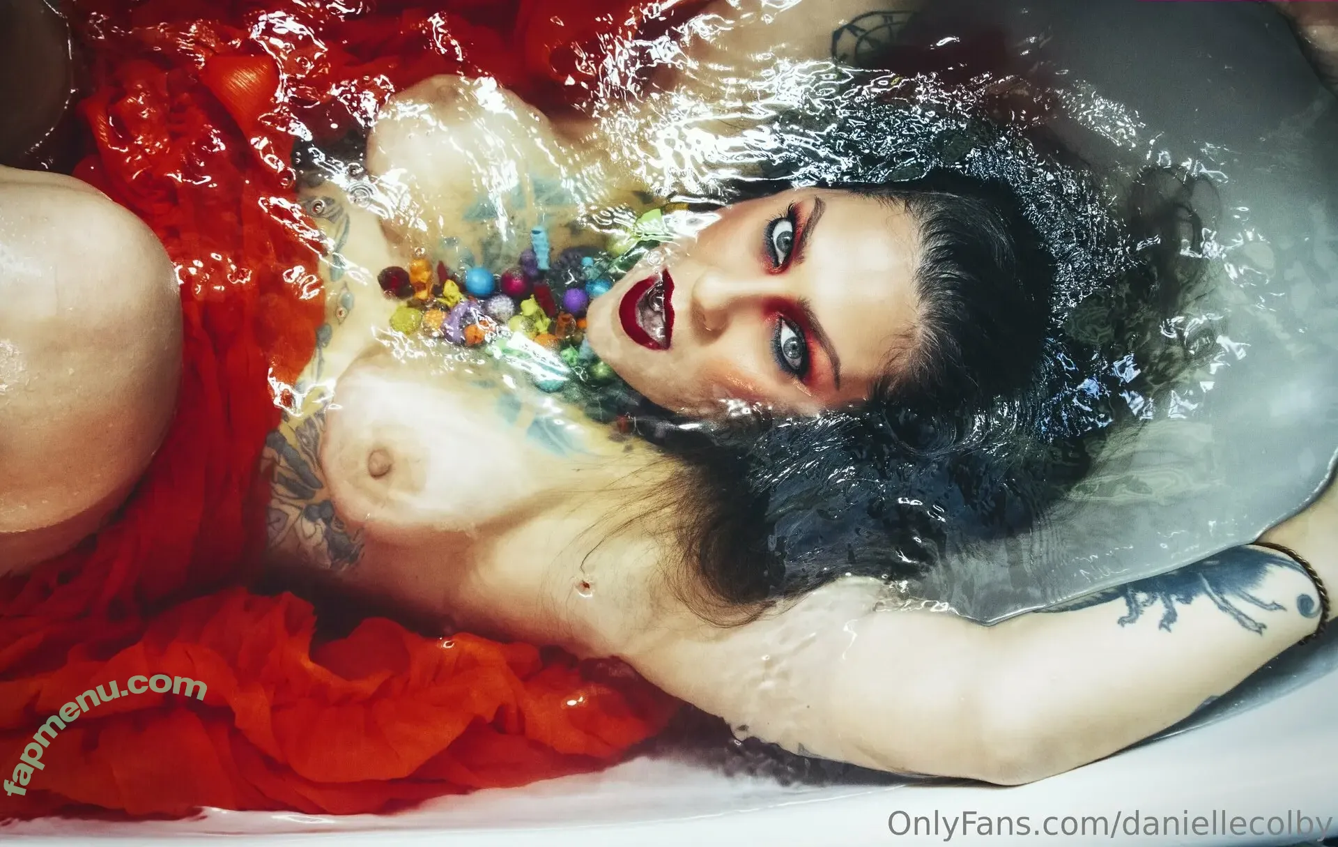 Danielle Colby nude photo #1188 (DanielleColby / daniellecolbyamericanpicker)