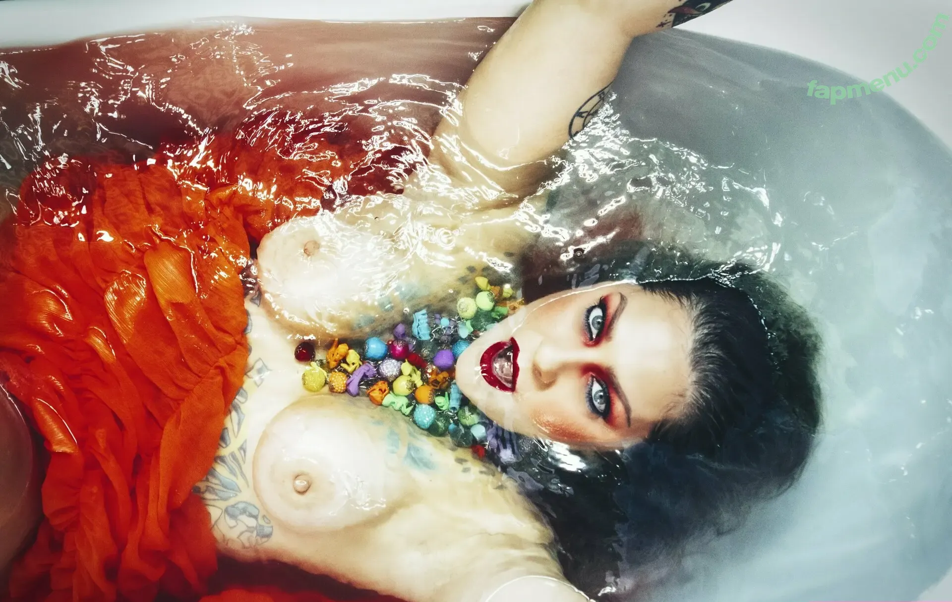 Danielle Colby nude photo #1193 (DanielleColby / daniellecolbyamericanpicker)