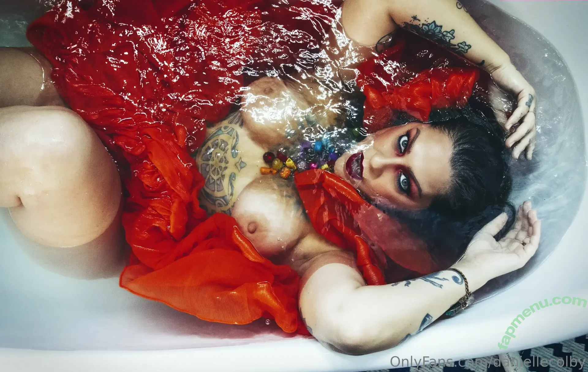 Danielle Colby nude photo #1205 (DanielleColby / daniellecolbyamericanpicker)