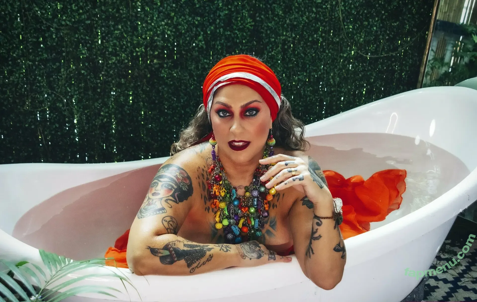 Danielle Colby nude photo #1212 (DanielleColby / daniellecolbyamericanpicker)