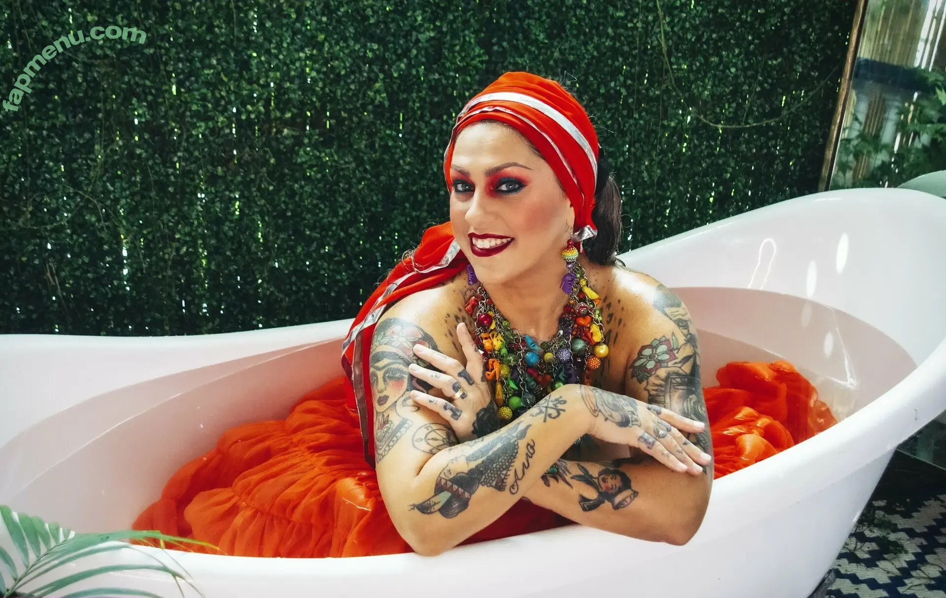 Danielle Colby nude photo #1213 (DanielleColby / daniellecolbyamericanpicker)