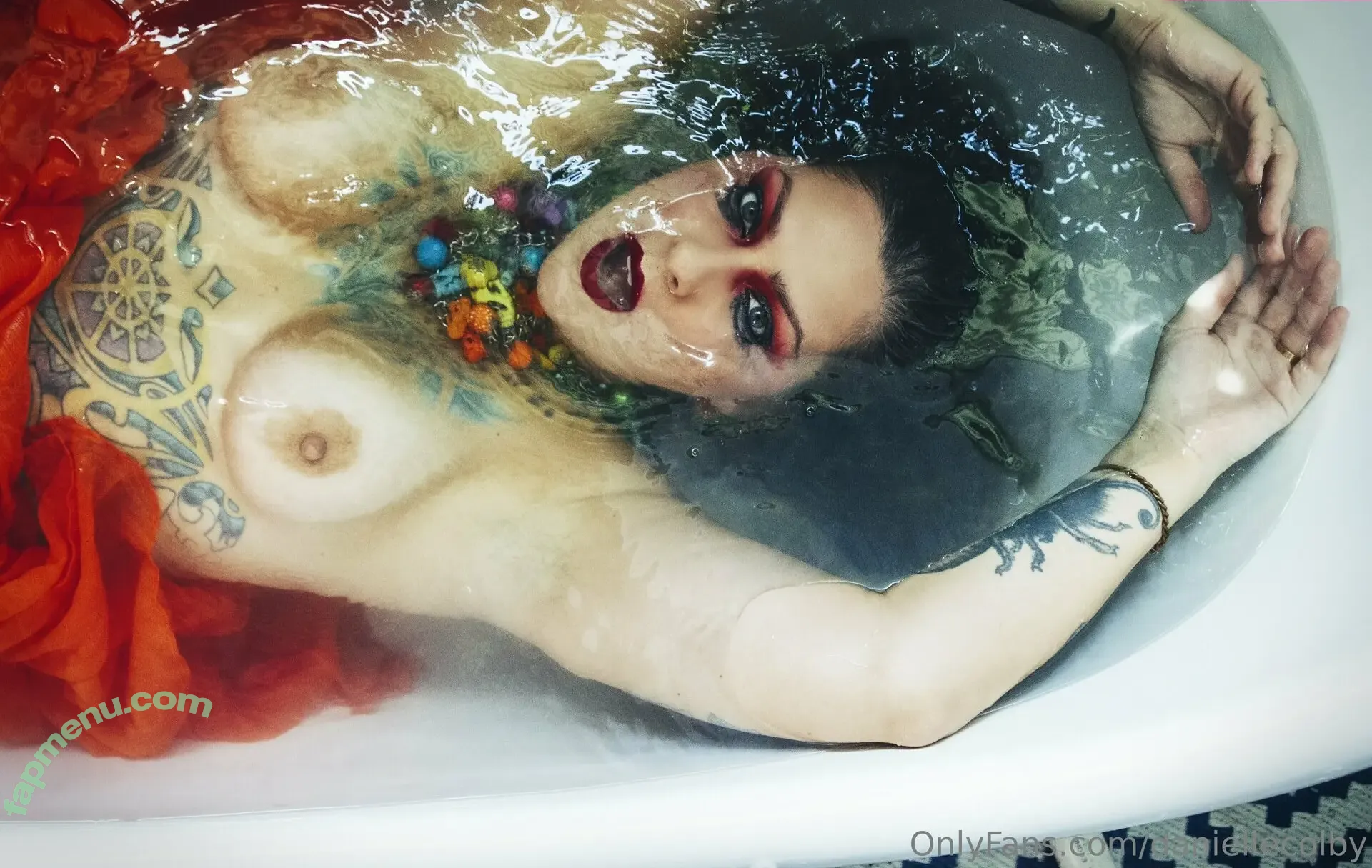 Danielle Colby nude photo #1214 (DanielleColby / daniellecolbyamericanpicker)