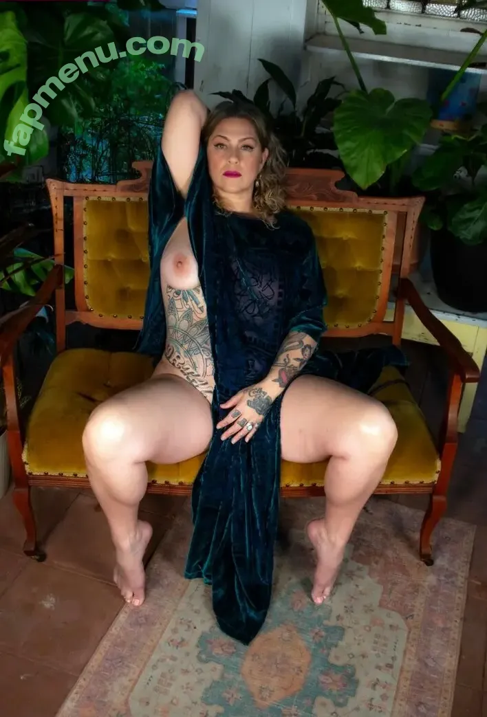 Danielle Colby nude photo #1542 (DanielleColby / daniellecolbyamericanpicker)