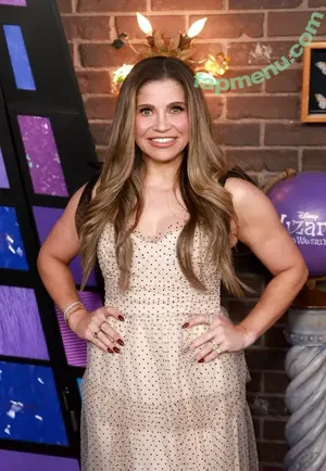 Danielle Fishel / daniellefishel nude photo #0157