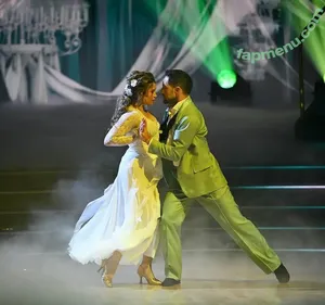 Danielle Fishel / daniellefishel nude photo #0187