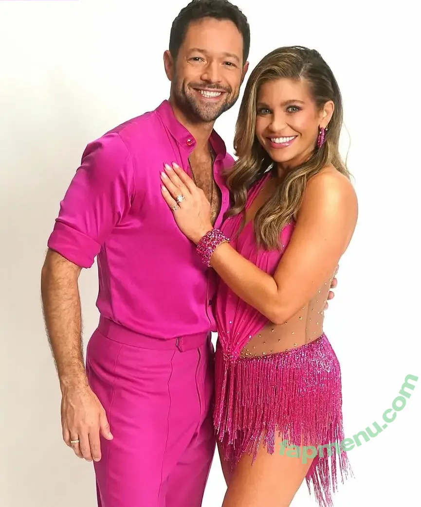 Danielle Fishel nude photo #0173 (daniellefishel)