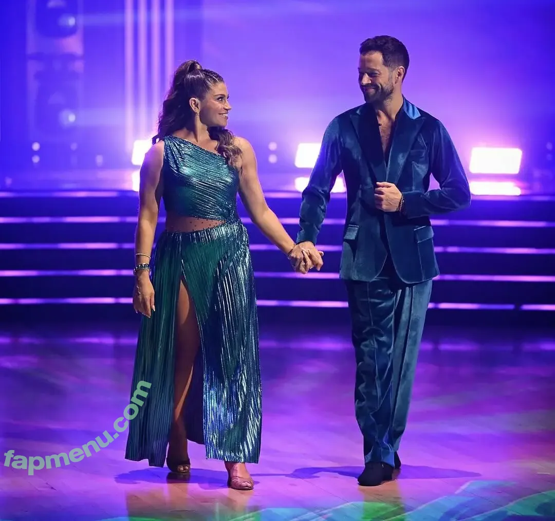 Danielle Fishel nude photo #0184 (daniellefishel)