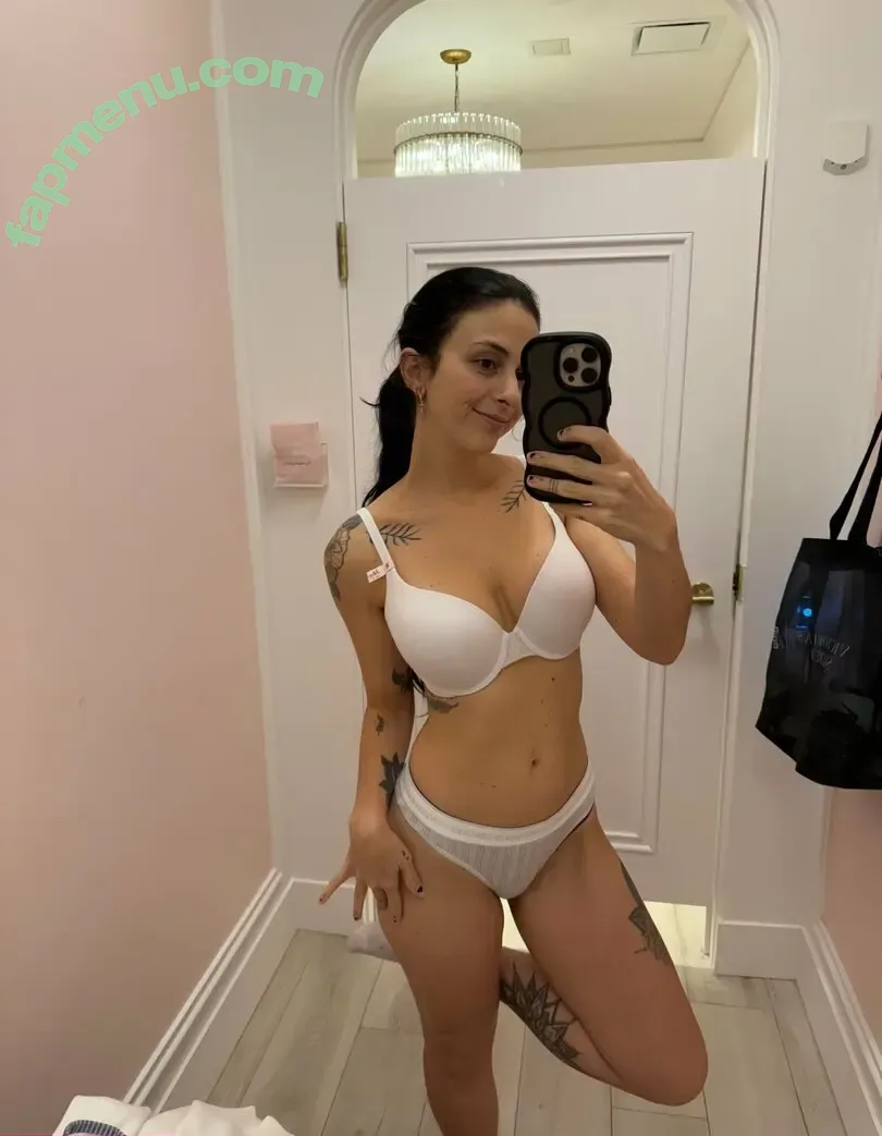 Danielle Gross nude photo #0046 (Daniiiellelele)