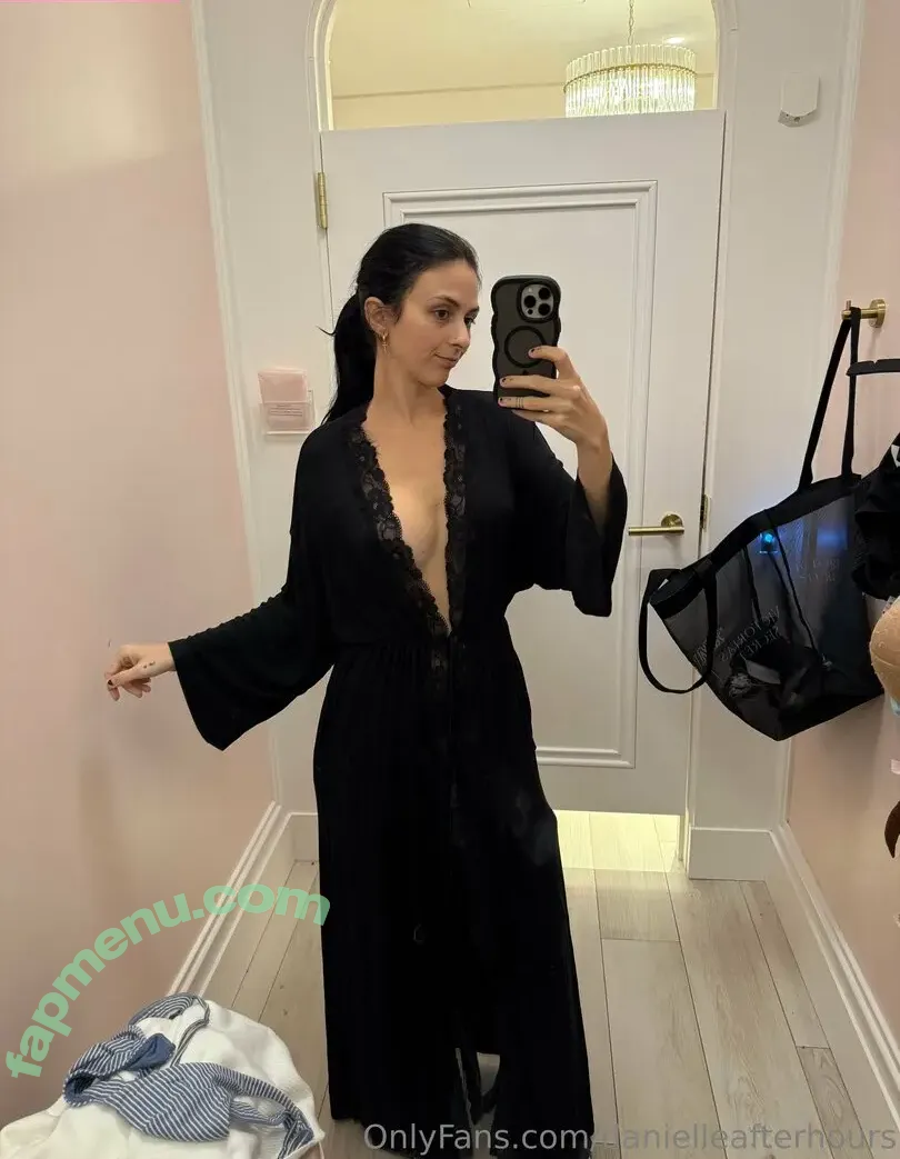 Danielle Gross nude photo #0057 (Daniiiellelele)