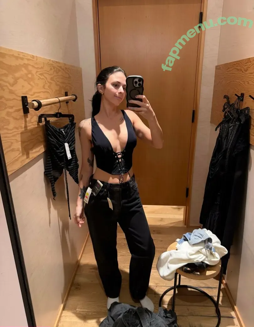 Danielle Gross nude photo #0063 (Daniiiellelele)