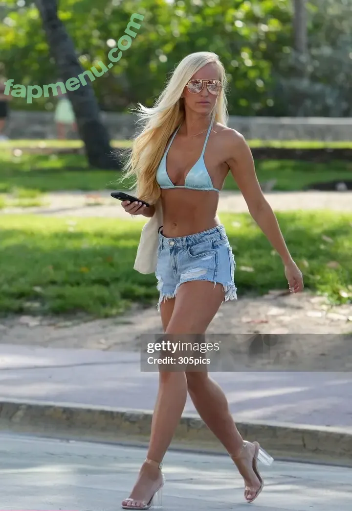 Danielle Moinet nude photo #0587 (DanielleMoinet / Summer Rae)