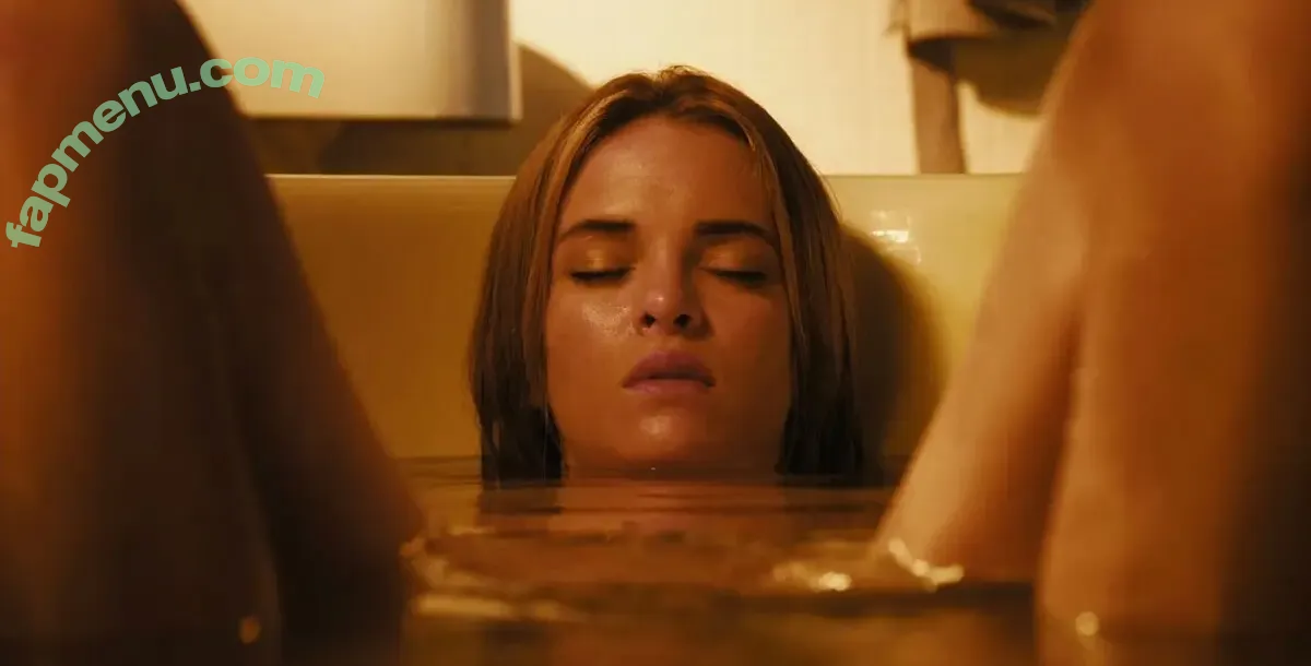 Danielle Panabaker nude photo #0068 (dpanabaker)
