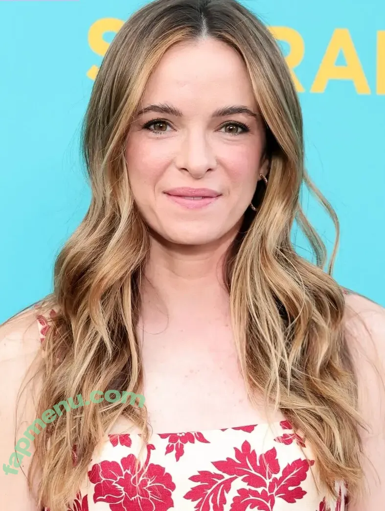 Danielle Panabaker nude photo #0107 (dpanabaker)