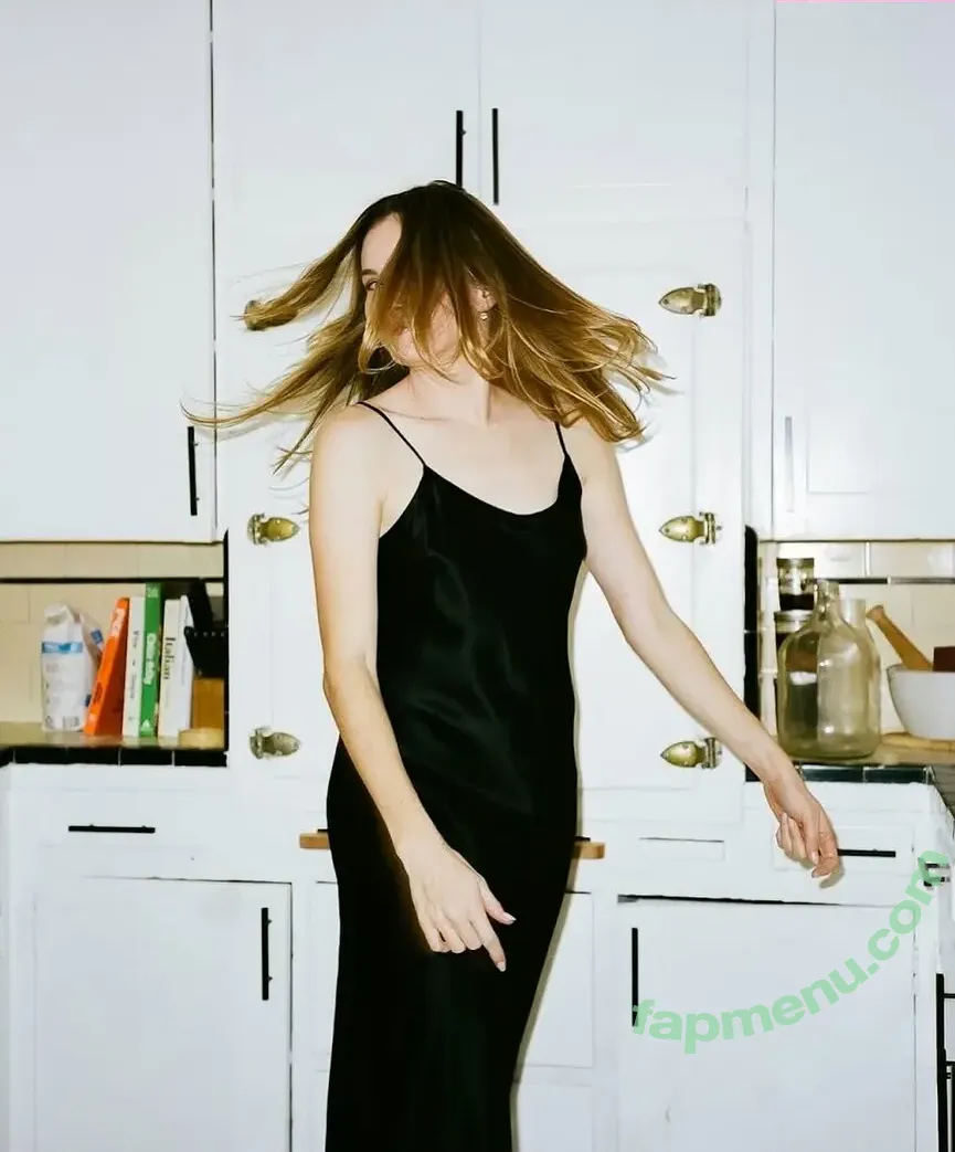 Danielle Panabaker nude photo #0111 (dpanabaker)
