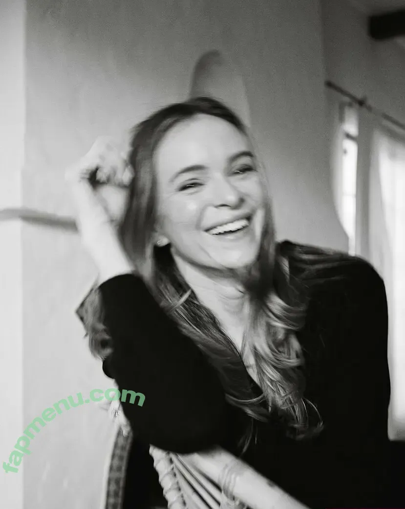 Danielle Panabaker nude photo #0114 (dpanabaker)