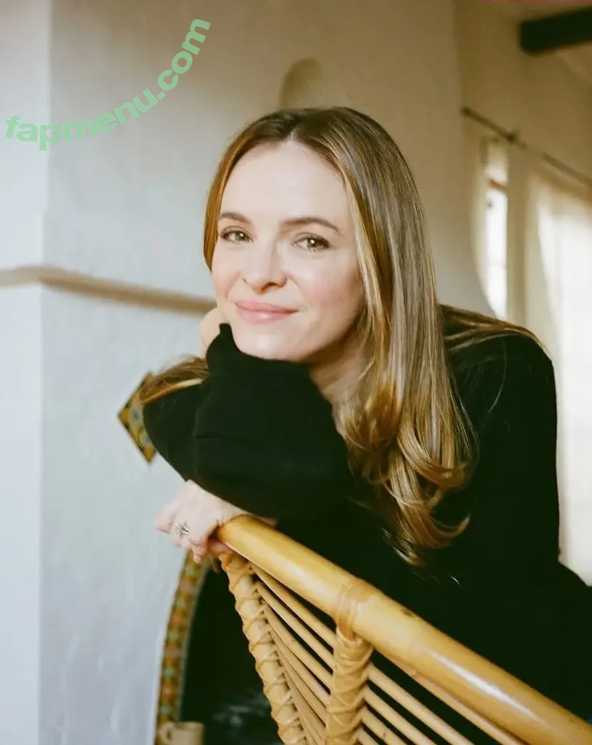 Danielle Panabaker nude photo #0115 (dpanabaker)